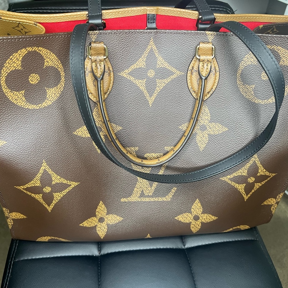 Louis Vuitton OnTheGo GM Monogram Reverse Giant Canvas – Authentic & Elegant